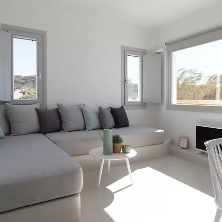 Daire Biatriza's Summer Shelter *