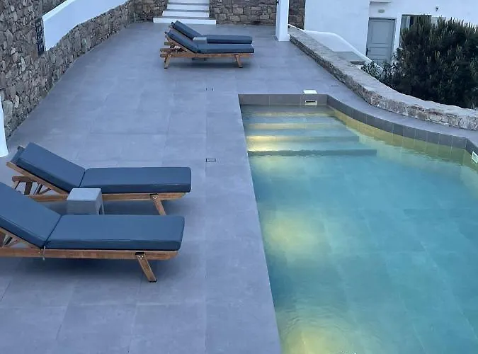 Biatriza's Summer Shelter